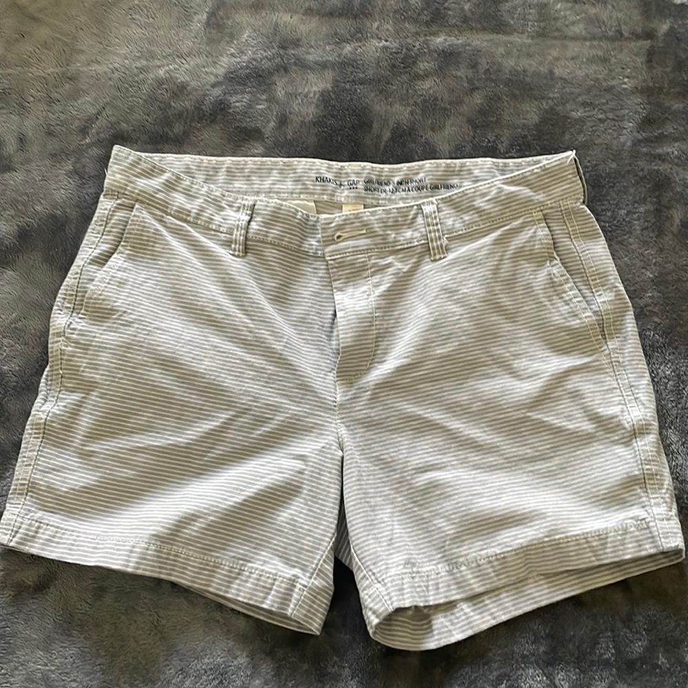 Gap shorts